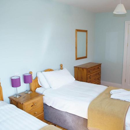 Dingle Courtyard Cottages 4 Bed By Trident Holiday Homes Exterior photo